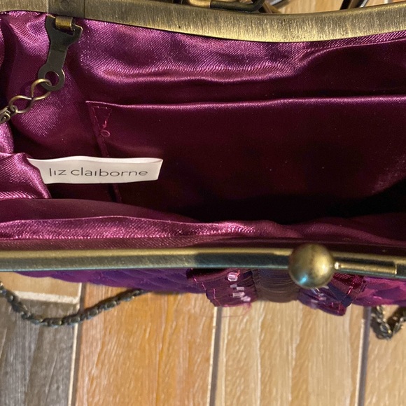 Cute and Sassy Liz Claiborne Shoulder or Clutch Handbag - Picture 3 of 6